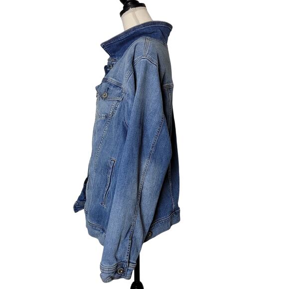 Torrid Denim Jacket Blue Mid Wash Size 4 Standard 4X Button - Picture 4 of 9